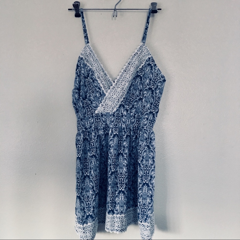 👑HP 8/15👑floral print lacetrim dress [sizes S&L] - Picture 5 of 5